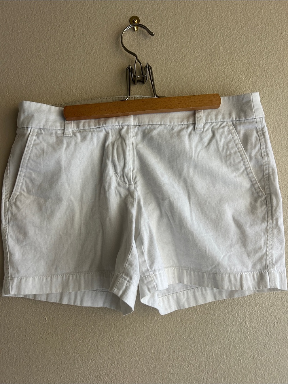 Women’s White low waist J. Crew Cotton Chino Shorts